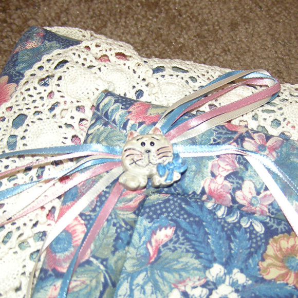 Custom Made Cat Theme Floral Fabric Photo Album - Picture 3 of 8